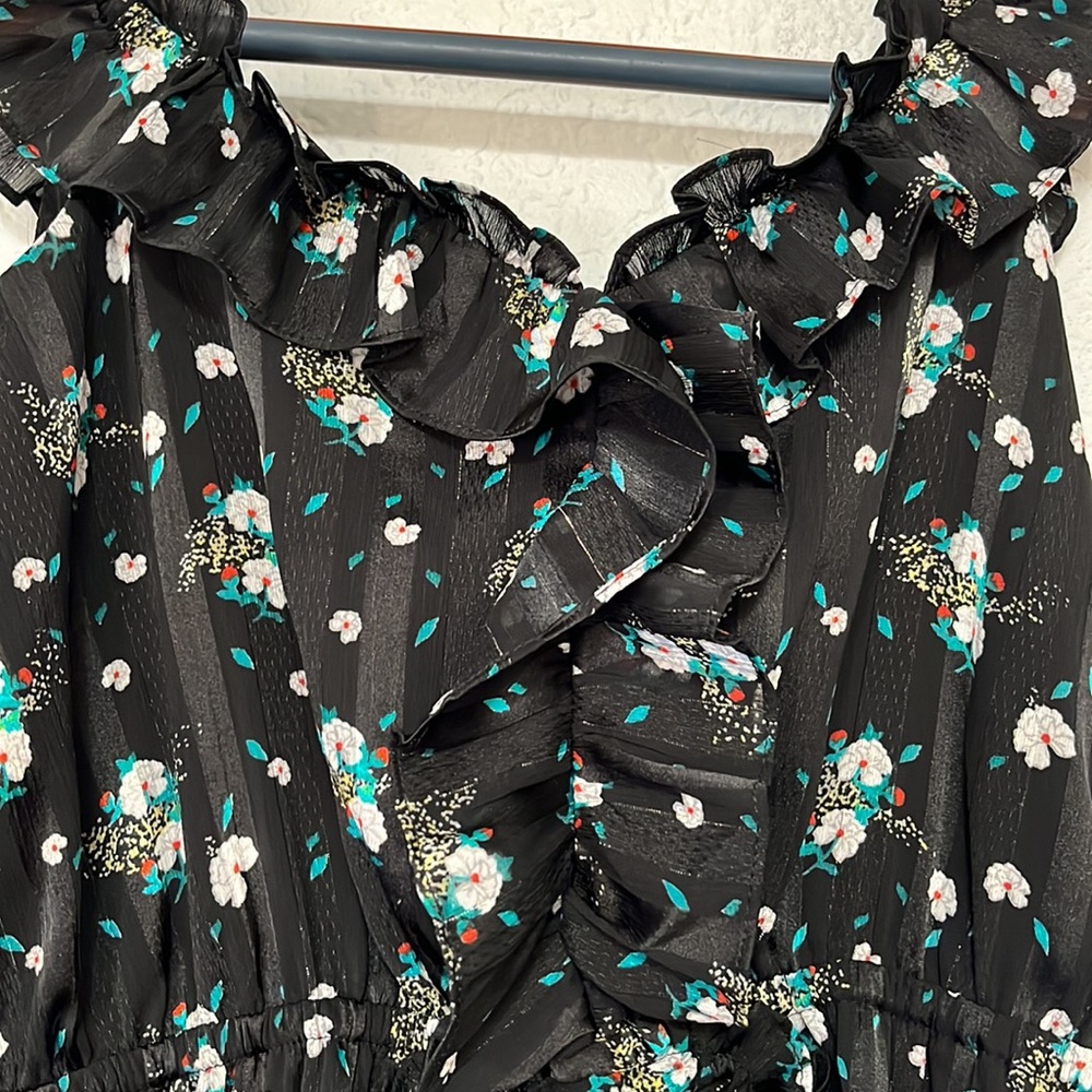 Elliatt Floral Ruffle Romper - Picture 9 of 17